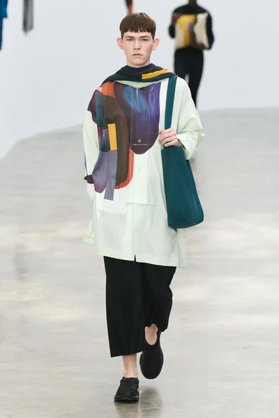 Look 20